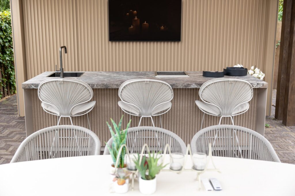 Une cuisine-bar pour toutes les saisons