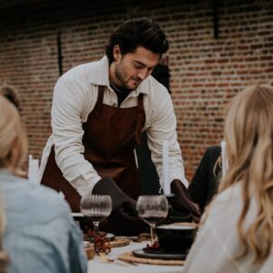 Alternative view of WL-ARU-06 - Tablier unisexe réglable en cuir marque Witloft série Leather Apron couleur cognac